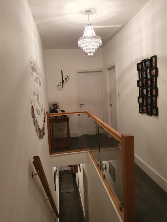 Cosy Double Room Харогейт Екстериор снимка