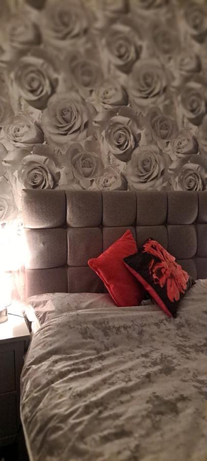 Cosy Double Room Харогейт Екстериор снимка